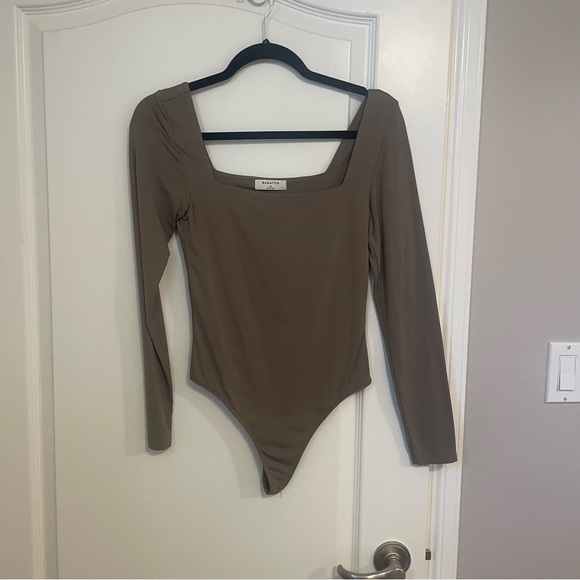 Babaton Contour Squareneck Bodysuit - Picture 2 of 4